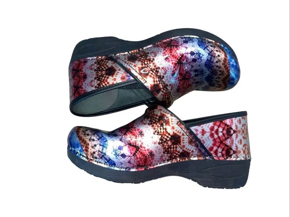 Dansko XP 2.0 woman’s 9.5-10 tie Dye blue red rubber clogs nurse shoes